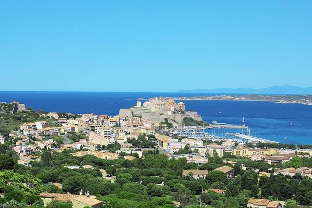 Guide complet des meilleurs spots de camping en bord de mer entre Calvi et Ile Rousse Guide complet des meilleurs spots de camping en bord de mer entre Calvi et Ile Rousse