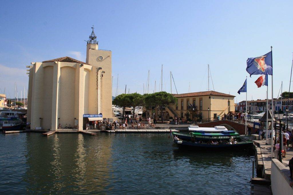Découvrez les Meilleurs Campings de Port Grimaud dans le Var pour des Vacances Inoubliables Découvrez les Meilleurs Campings de Port Grimaud dans le Var pour des Vacances Inoubliables