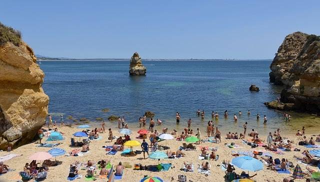 Vacances de rêve en famille : découvrez notre sélection des meilleurs campings 4 étoiles à Vias en bord de mer Vacances de rêve en famille : découvrez notre sélection des meilleurs campings 4 étoiles à Vias en bord de mer